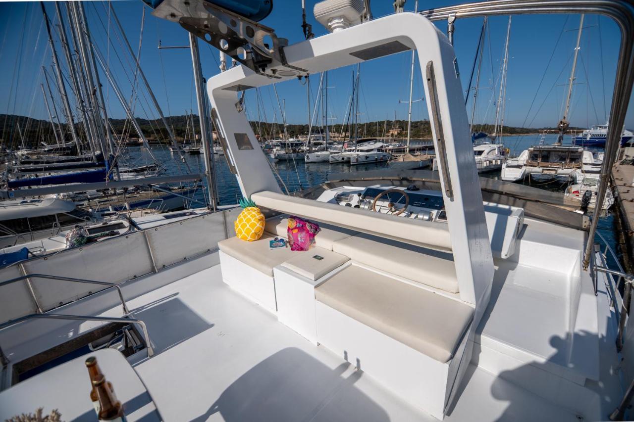 Hebergements Bateaux A Quai Porquerolles Ngoại thất bức ảnh