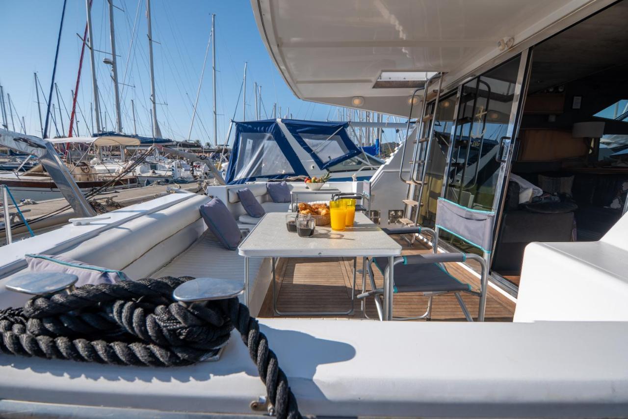 Hebergements Bateaux A Quai Porquerolles Ngoại thất bức ảnh