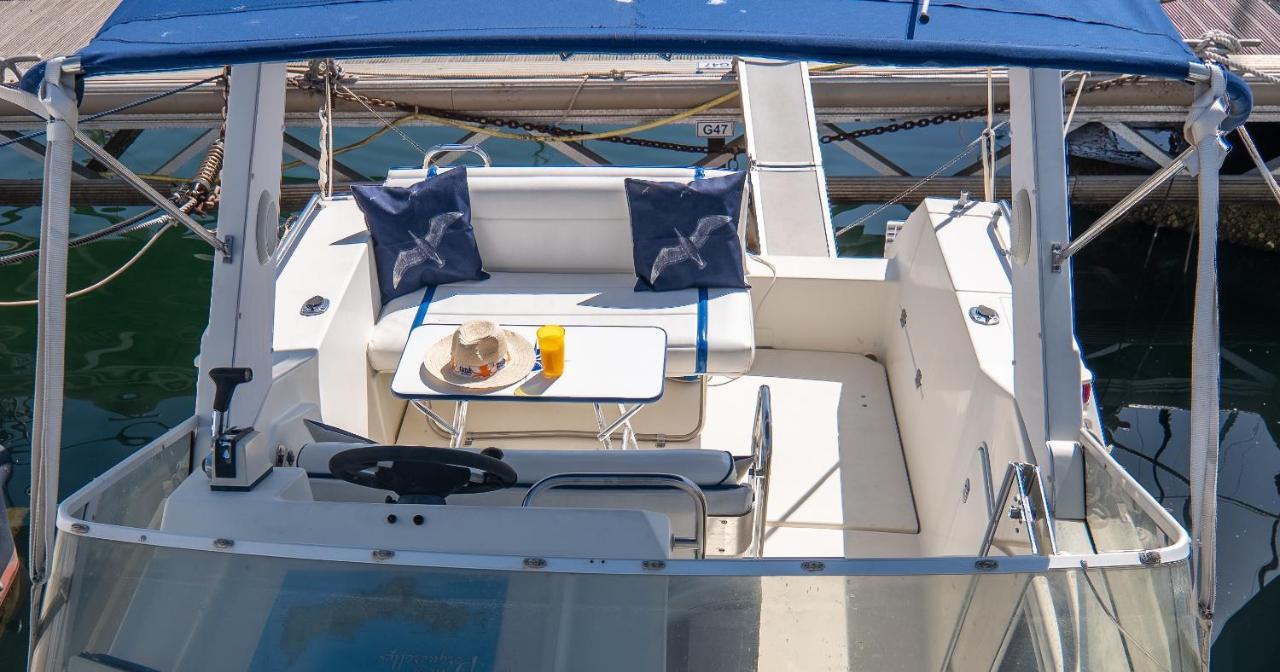 Hebergements Bateaux A Quai Porquerolles Ngoại thất bức ảnh