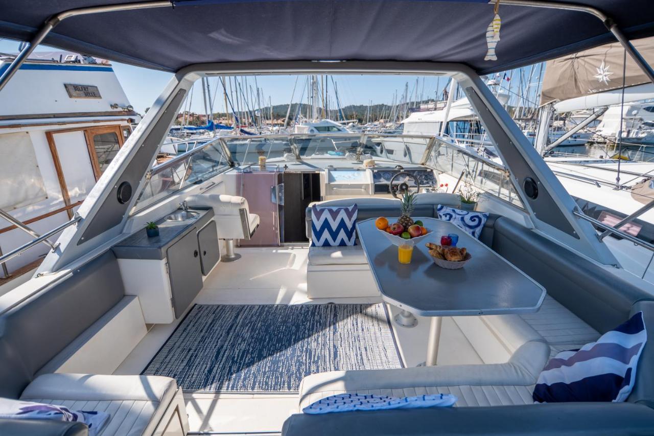 Hebergements Bateaux A Quai Porquerolles Ngoại thất bức ảnh