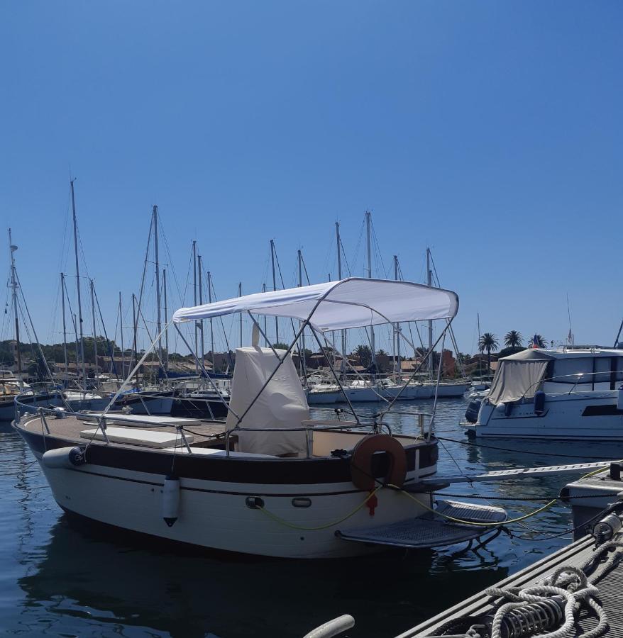 Hebergements Bateaux A Quai Porquerolles Ngoại thất bức ảnh